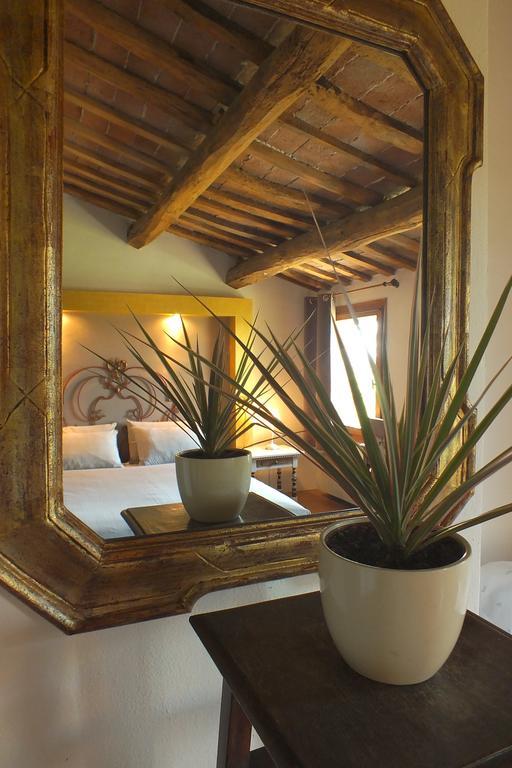 Corte Di Maggio B&B Country House Имола Стая снимка